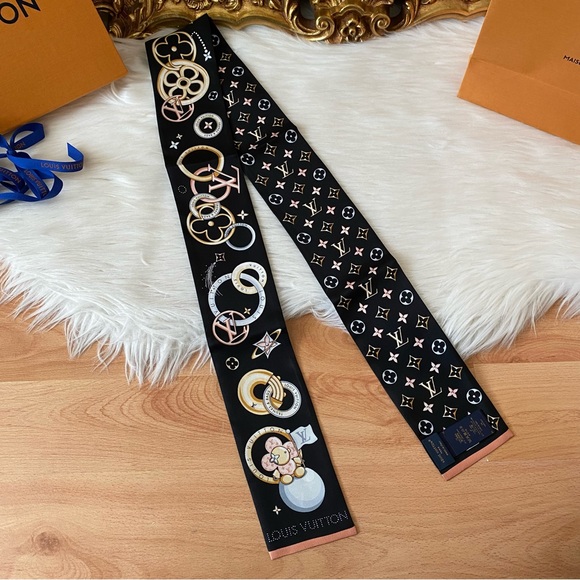 Louis Vuitton Silk Vivienne  and Beyond Bandeau - Picture 5 of 15